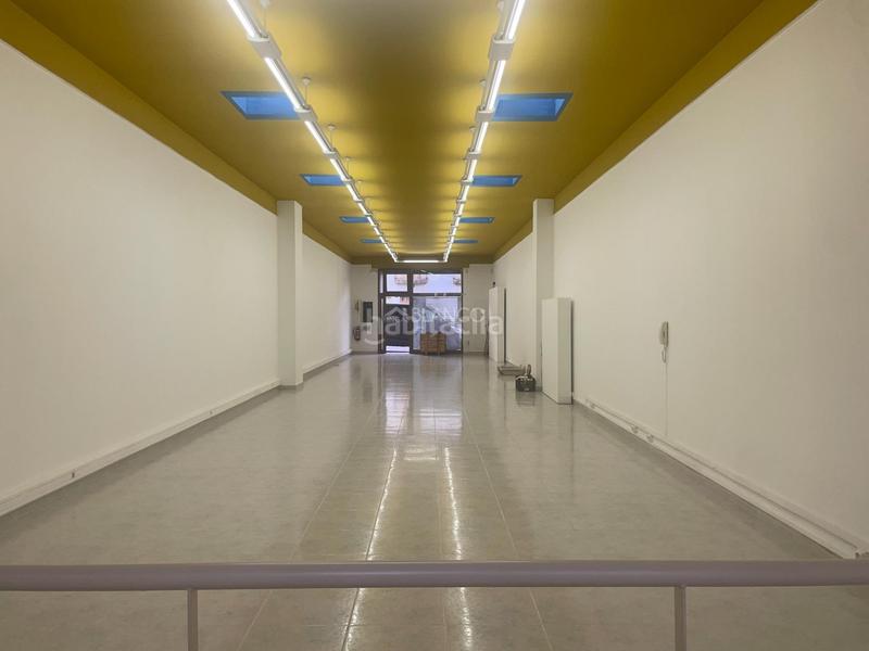 Foto c1e02528-aeb0-49e6-8e44-c740813a10fa. Lloguer local comercial a Pobla de Claramunt (La)