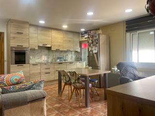 Flat in Vilanova del Camí. Estupendo piso en el centro de vilanova del camí