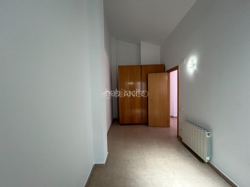 Foto c4f5f5a5-b825-4ab9-9f0a-79159db001df. Dúplex amb calefacció aparcament a Vallirana