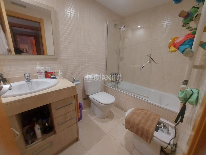 Foto 2e40d8e6-a9c1-4718-8a48-3a4b7e2f5427. Pis amb aparcament a Abrera