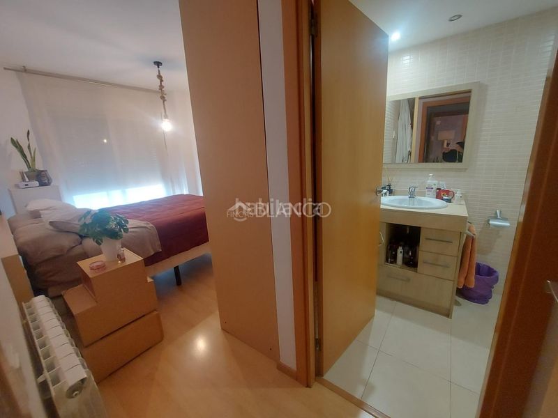 Foto fe92e3ee-b3cc-490c-9c57-d675390e390f. Pis amb aparcament a Abrera