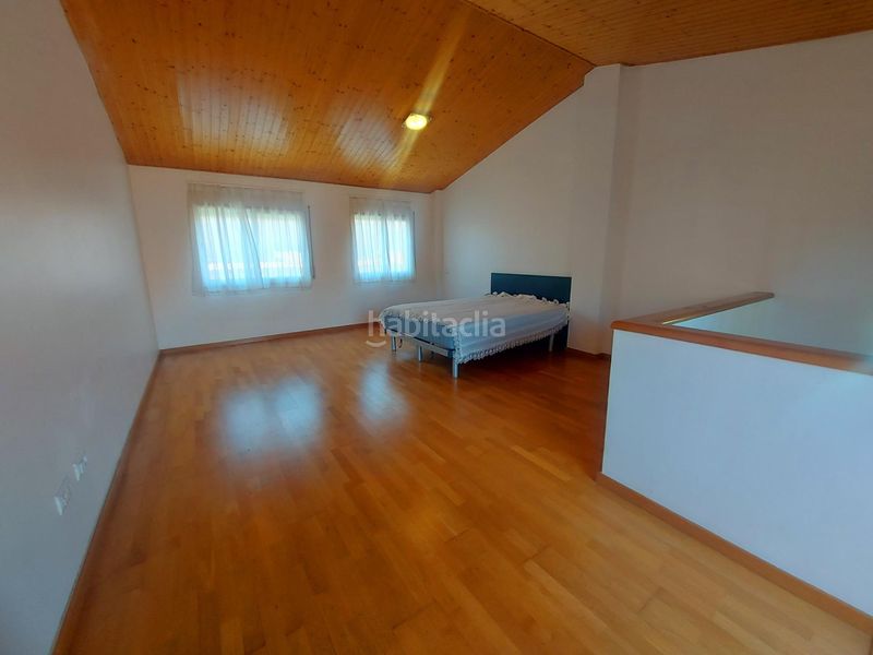 Foto c31e26bc-95b1-4d35-bd7e-29384e5e6520. Casa amb calefacció aparcament a Sant Andreu de la Barca