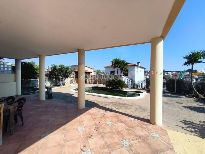 Foto 8af33294-4a30-4961-8940-733f8c566e73. Casa amb calefacció aparcament piscina a Piera