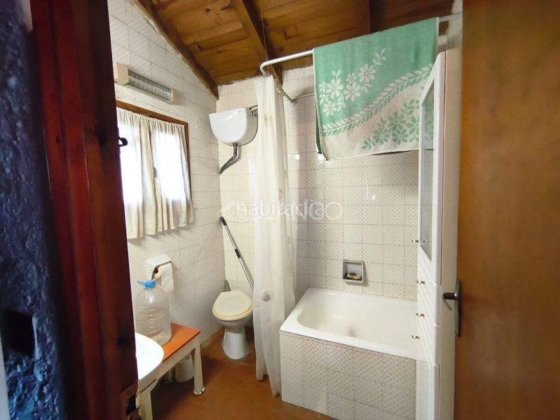 Foto b90b3af6-bdfa-4637-a069-ea343a92eb15. Casa amb aparcament a Piera