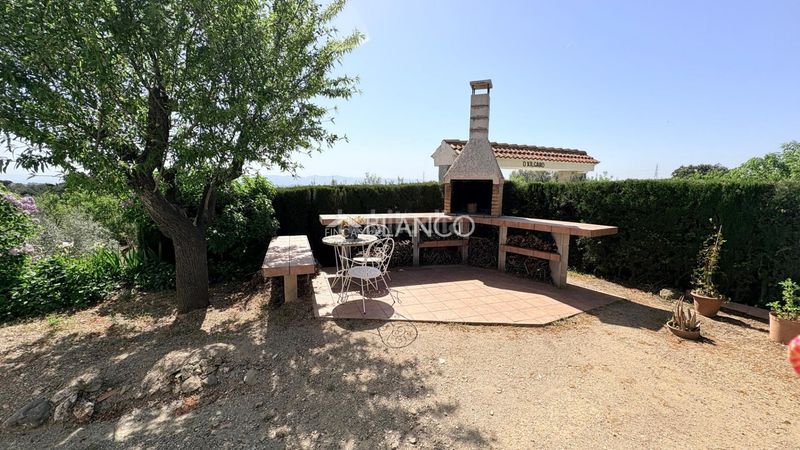 Foto e7fa946f-29b1-4221-a7db-e2b51b3625b1. Casa amb aparcament a Piera