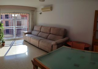 Etagenwohnung in Nucli Urbà. Piso, parking y trastero!