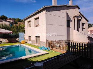Maison à Piera. Casa en venta en urbanización can claramunt