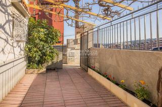 Casa aparellada a Sant Vicenç dels Horts. Casa en venta en sant vicenç dels horts