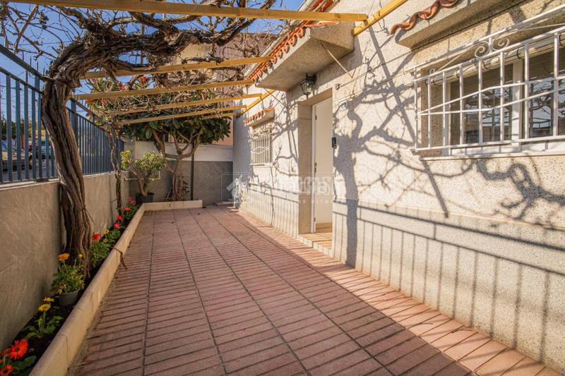 Foto f4683249-b07c-4f42-ad80-0fa51a91befd. Maison jumelée dans Sant Vicenç dels Horts