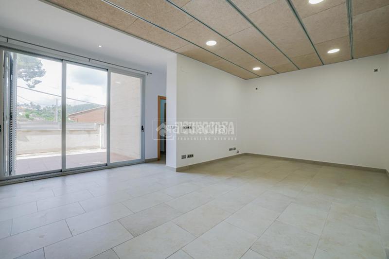 Foto 30d5e3aa-6c4d-4ddf-9244-b5098c979110. Casa  en venta en Sant Vicenç dels Horts