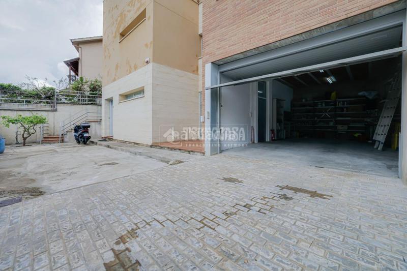 Foto 454f00de-ac4c-4da1-bb17-7f71c991ebf4. Casa  en venta en Sant Vicenç dels Horts