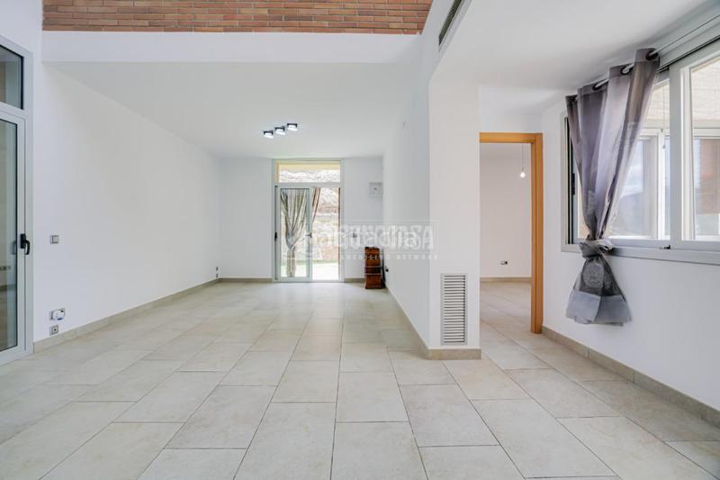 Foto 9bc06e6b-1312-4fbf-aab6-35431c97a1dd. Casa  en venta en Sant Vicenç dels Horts