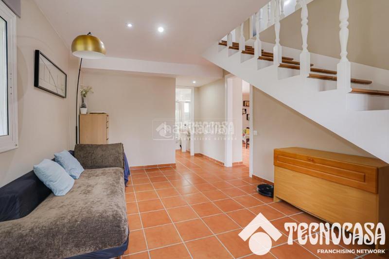 Foto 17fd3823-cb4e-4a2c-86bc-682bdff86a8c. Casa  en venta en Torrelles de Llobregat
