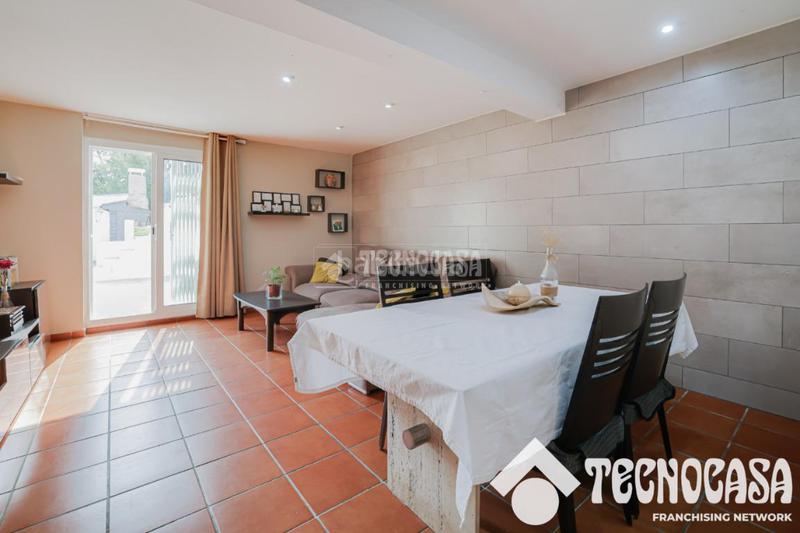 Foto 33e069fe-ad6a-4cbe-b22d-4dcf5688fac4. Casa  en venta en Torrelles de Llobregat