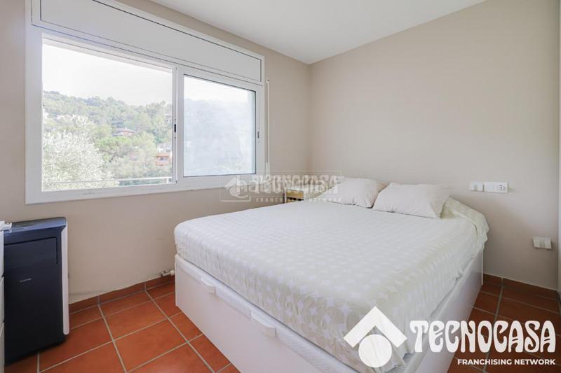 Foto 7b8d5e7f-4f3a-48ef-ace4-f664ce1e4b58. Casa  en venta en Torrelles de Llobregat