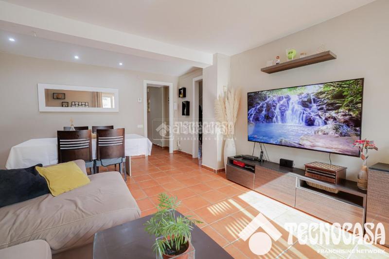 Foto d0f36219-eb78-4bc3-8020-4b45875b9466. Casa  en venta en Torrelles de Llobregat