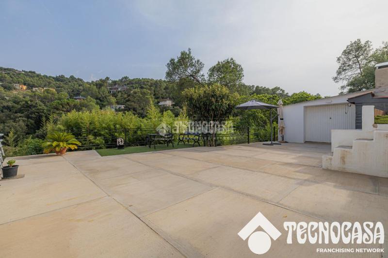 Foto dddbab12-b8f4-40a5-8d02-3b186d6b1b49. Casa  en venta en Torrelles de Llobregat