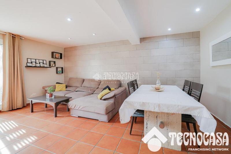 Foto ee170d57-6b54-458a-80bc-fae83678a2f7. Casa  en venta en Torrelles de Llobregat