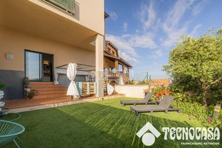 Doppelhaus in Sant Vicenç dels Horts. Casa en venta en sant vicenç dels horts