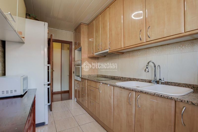 Foto 54a1f4d0-58c0-4398-aee0-c8d52ed2fbd0. Ático  en venta en Sant Vicenç dels Horts