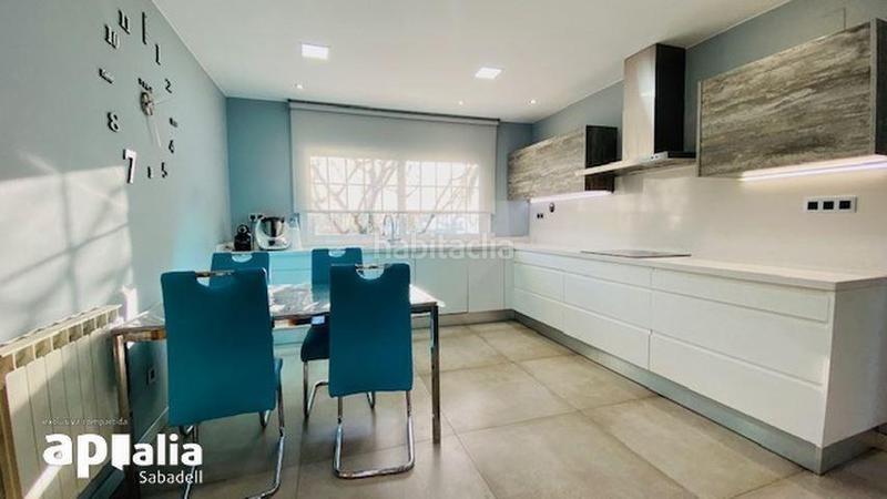 Foto f830a4f7-919f-4bea-b742-ed8384dd54a3. Xalet amb calefacció aparcament piscina a Castellarnau Sabadell