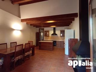 Maison jumelée à Poble - Casc Antic. Casa adossada en venda a castellar del vallès