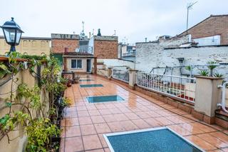 Appartement dans Centre. Pis amb terrassa i garatge en venda a sabadell