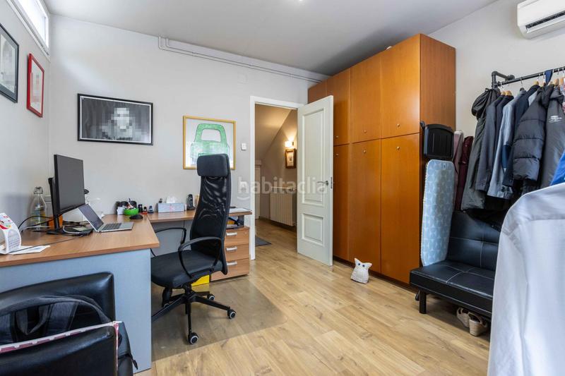 Foto 4518d687-ed2f-4525-83f4-a94b7e8b7514. Casa amb calefacció aparcament a Centre Sabadell