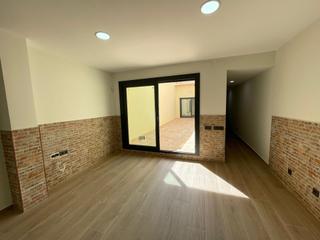 Etagenwohnung  Carrer de l'infant martí. Planta baixa dobra nova amb pati i acabats moderns