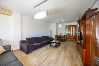 Appartement à Castellarnau. Pis amb parking i traster en venda a sabadell
