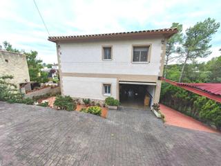 Chalet in Sant Muç. Chalet amb piscina en venda a rubí