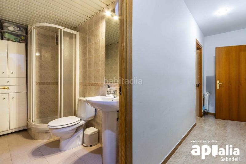 Foto e396ee2a-e971-4e3c-9047-d3f21516e1cc. Appartamento con riscaldamento parcheggio piscina in Sabadell