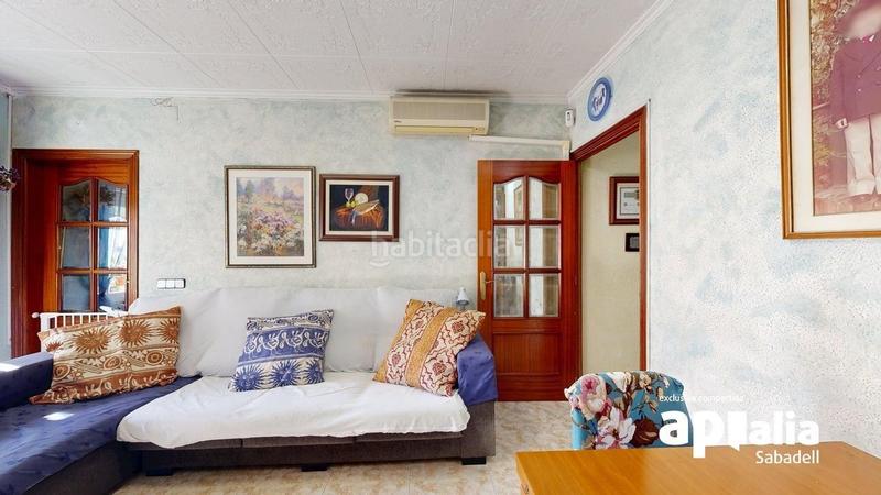 Foto 762b447d-0b97-4c69-ae33-a718c8e32442. Casa adossada amb calefacció aparcament a Creu de Barberà Sabadell