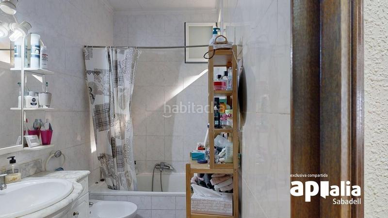 Foto 95c90bfe-4bff-4708-9e69-0b516db866cd. Casa adossada amb calefacció aparcament a Creu de Barberà Sabadell