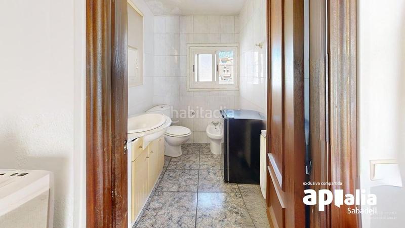 Foto 95ea41f1-eea9-4d9a-b50e-a169f8f68061. Casa adossada amb calefacció aparcament a Creu de Barberà Sabadell