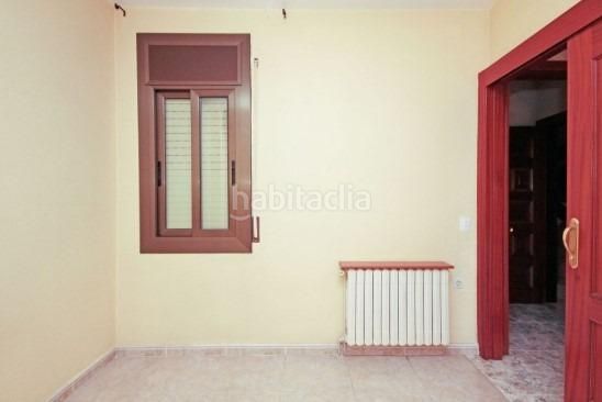 Foto 06b17e50-711b-4bd0-b7a4-a8b63351310c. Casa amb aparcament a Ca n'Oriac Sabadell