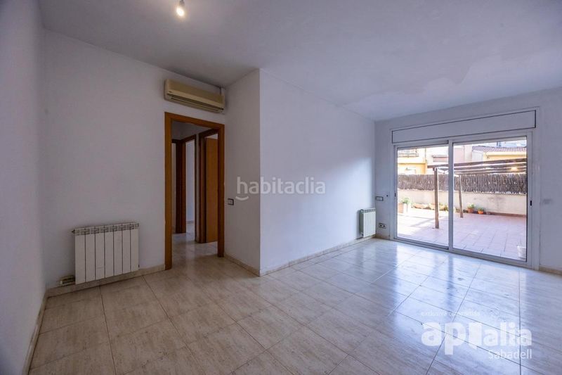 Foto 44d2c183-8e87-46a0-b7d2-c41ab4e5fb0f. Pis amb calefacció aparcament a Gràcia Sabadell