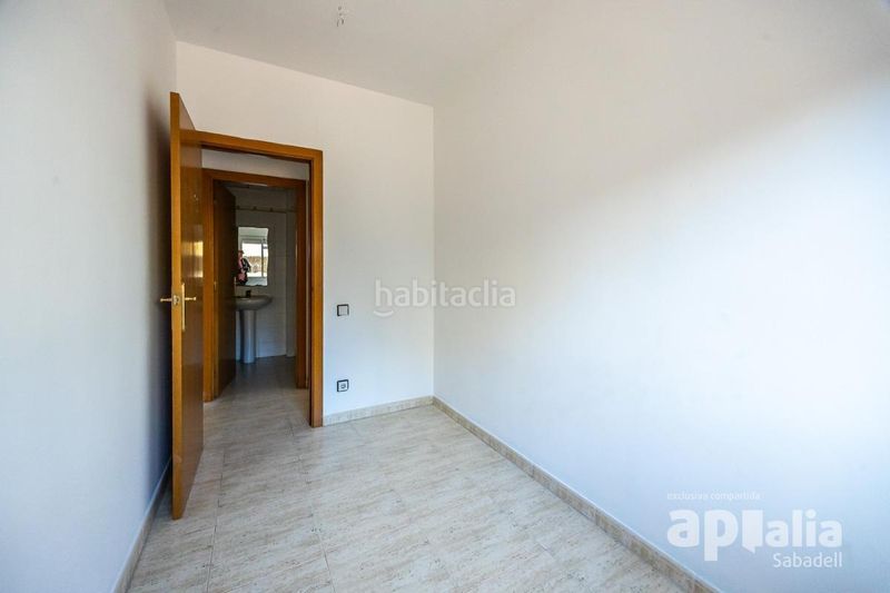 Foto bc8df261-a20c-4170-bdfe-480909ae1e7b. Pis amb calefacció aparcament a Gràcia Sabadell