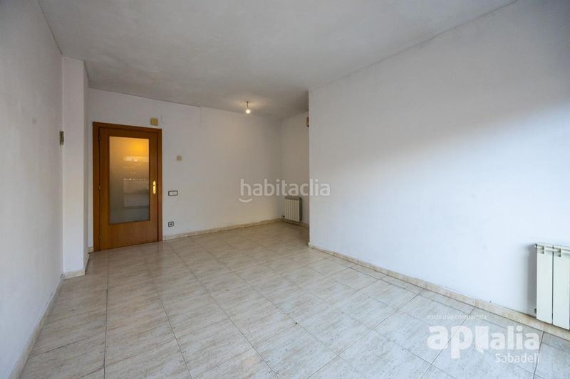 Foto f463e6cf-78d9-4d9e-8958-71c8e20f6aba. Pis amb calefacció aparcament a Gràcia Sabadell