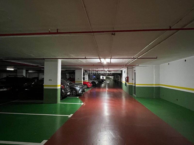 Foto ee0a115f-e5e4-425f-aa95-d909e483e385. Aparcament cotxe a Centre Sabadell