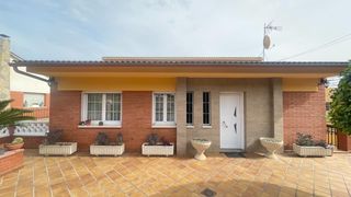 Haus in Castellnou-Can Mir-Can Solà. Casa unifamiliar a castellnou de rubí