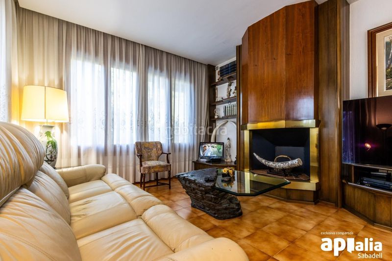 Foto 64e73753-8ba7-450b-81bb-38ce65228056. Casa amb calefacció aparcament piscina a Airesol Castellar del Vallès
