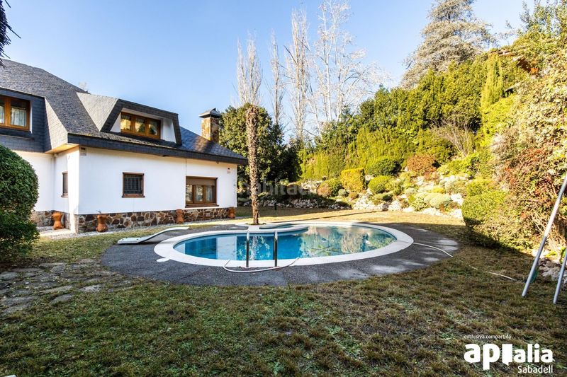 Foto 6b26ba52-5e88-46a2-a100-3ffe142e5d78. Casa amb calefacció aparcament piscina a Airesol Castellar del Vallès