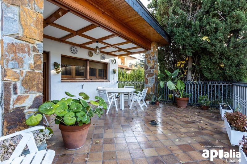 Foto a50a1c45-f732-475d-892b-c7062e6897e9. Casa amb calefacció aparcament piscina a Airesol Castellar del Vallès