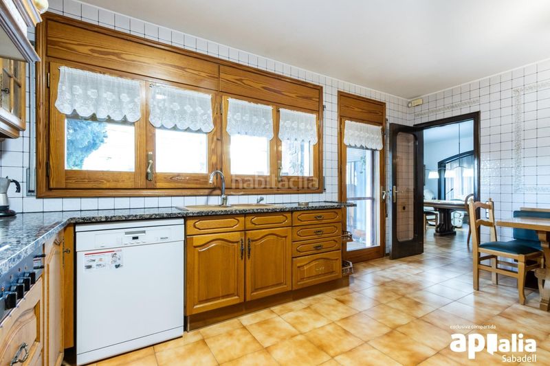 Foto b18447dc-c74c-4408-8725-ff45a0abd15f. Casa amb calefacció aparcament piscina a Airesol Castellar del Vallès