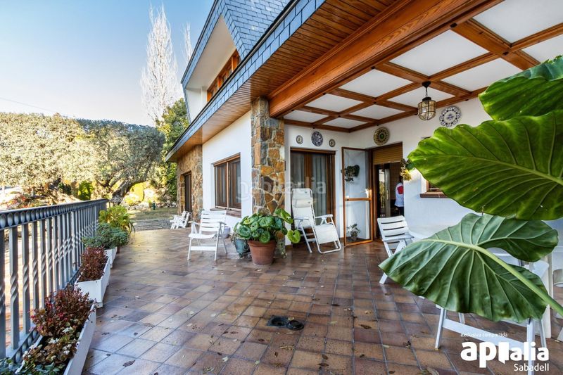 Foto d55544b5-62be-47d6-bd5d-3bd475814e66. Casa amb calefacció aparcament piscina a Airesol Castellar del Vallès