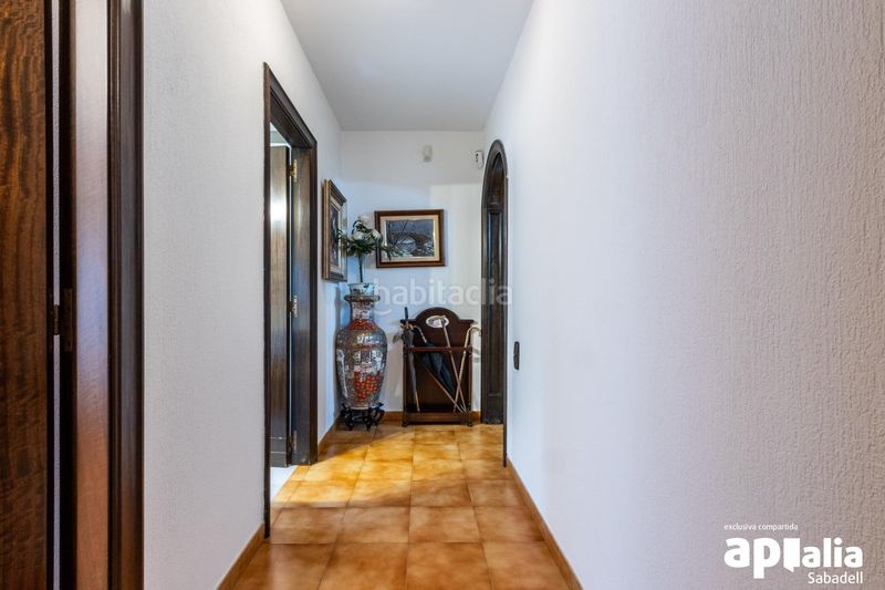 Foto dd4a72ba-c0de-4f5e-a1e8-c501337508d9. Casa amb calefacció aparcament piscina a Airesol Castellar del Vallès