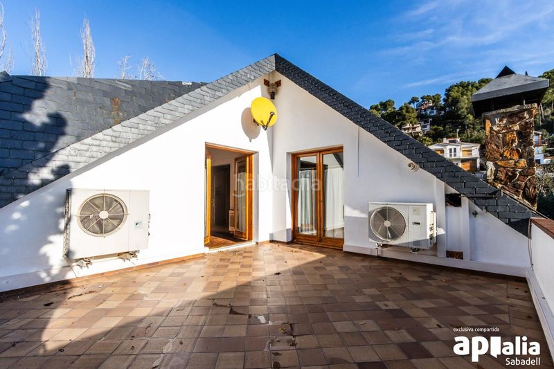 Foto e6f3e994-c167-431d-b8d9-96b9f95ca3e5. Casa amb calefacció aparcament piscina a Airesol Castellar del Vallès