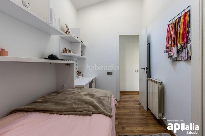Foto 401971bf-1280-47b7-a076-f52e40409f24. Casa adossada amb calefacció aparcament a Gràcia Sabadell
