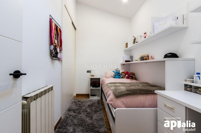 Foto e8755818-4183-47f4-ab4c-a334d766b89d. Casa adossada amb calefacció aparcament a Gràcia Sabadell